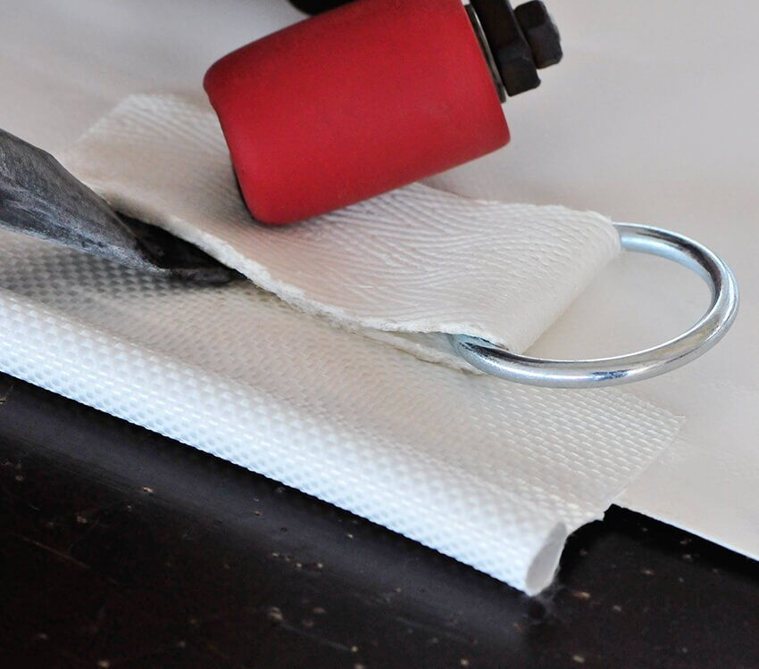 Für all unsere PVC-Planen gilt: Wir arbeiten mit Haken und Ösen, besten Materialien und sehr gewissenhaft. Für all unsere PVC-Planen gilt: Wir arbeiten mit Haken und Ösen, besten Materialien und sehr gewissenhaft.